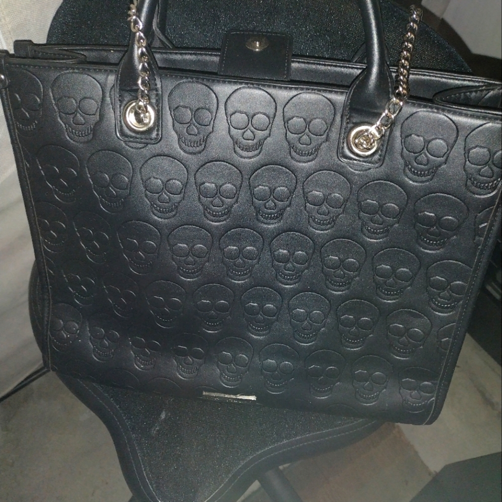 BNWOT Betsy Johnson Skull purse
